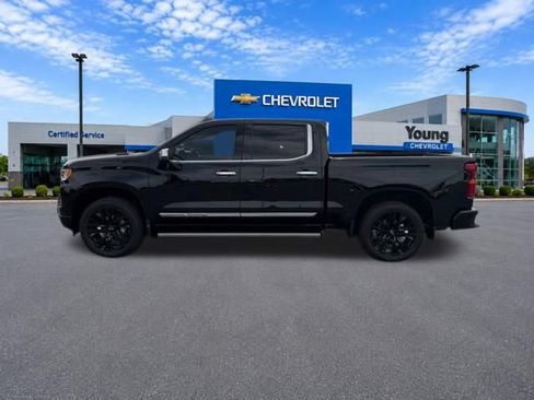 Used 2025 Chevrolet Silverado 1500 High Country AWD/4WD image 4
