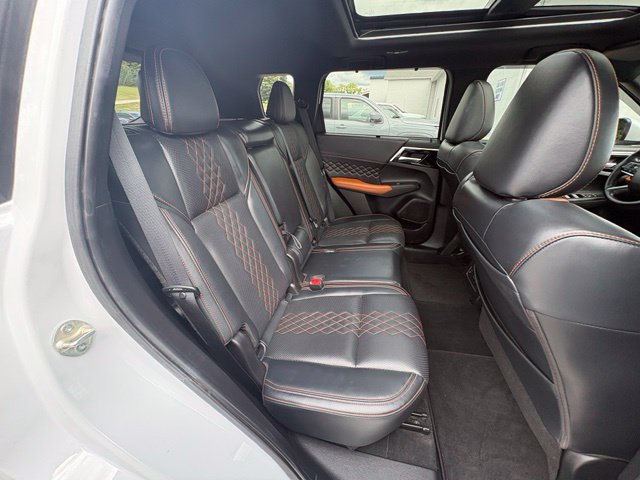Used 2024 Mitsubishi Outlander SEL AWD/4WD image 30
