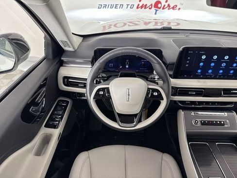 New 2026 Lincoln Aviator Premiere image 10