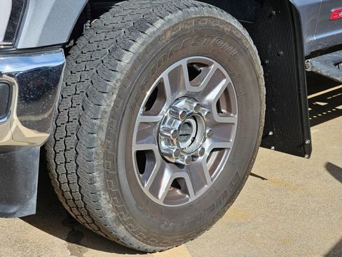 Used 2024 Ford F350 Lariat w/ FX4 Off-Road Package image 11