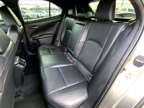 Used 2019 Lexus UX 250h w/ Accessory Package image 33