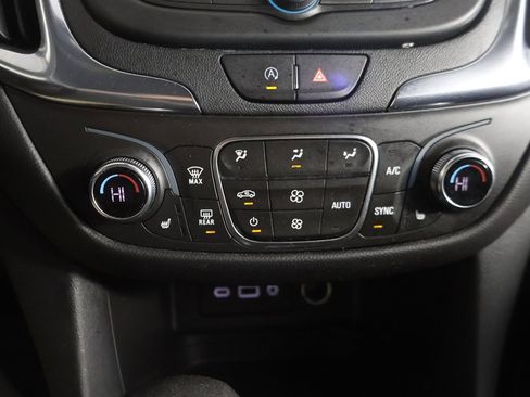 Used 2023 Chevrolet Equinox LT image 45