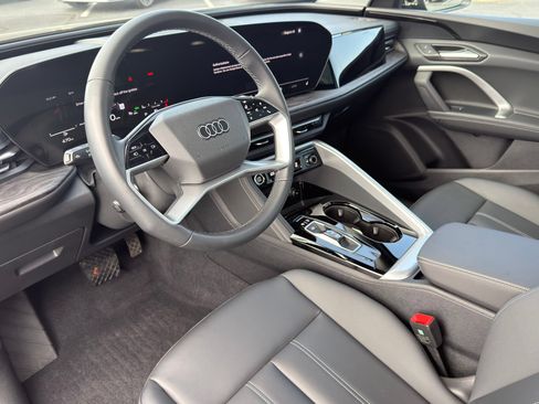 Used 2025 Audi Q5 Premium w/ Convenience Package AWD/4WD image 12
