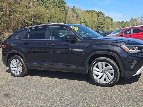Used 2022 Volkswagen Atlas Cross Sport SE AWD/4WD image 2