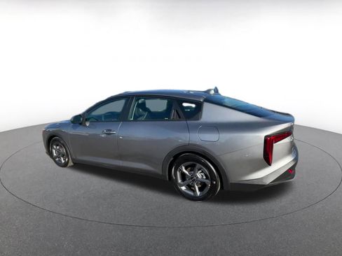 Used 2025 Kia K4 LXS image 10