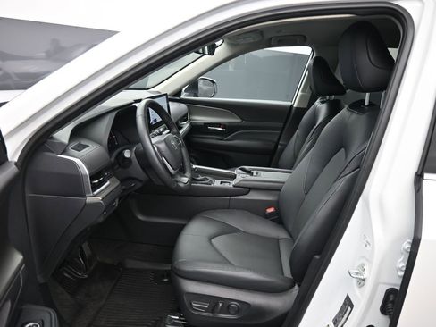 Certified 2026 Toyota Grand Highlander XLE image 18