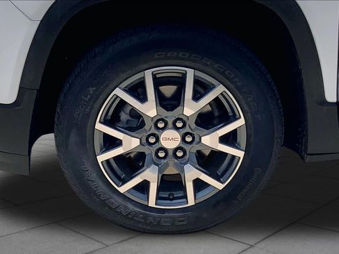 Used 2023 GMC Acadia SLT FWD image 10