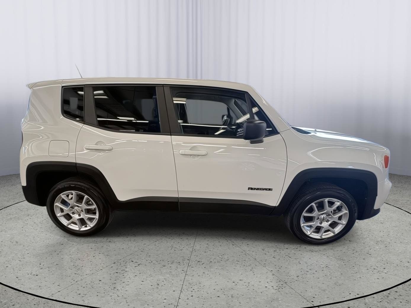 Used 2023 Jeep Renegade Latitude AWD/4WD image 7