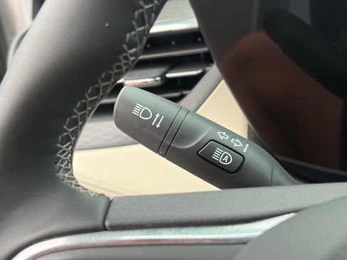 Used 2024 Buick Encore GX Avenir w/ Avenir Technology Package FWD image 17