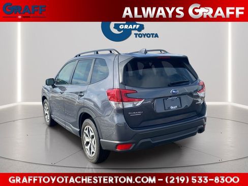 Used 2023 Subaru Forester Premium image 8