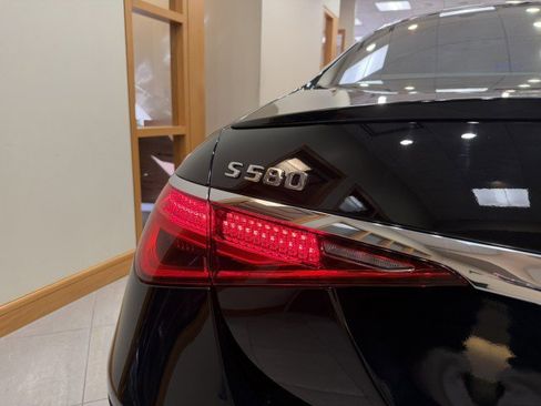 Certified 2025 Mercedes-Benz S 580 4MATIC Sedan image 28