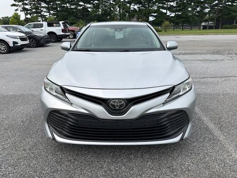 Used 2018 Toyota Camry LE FWD image 8