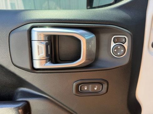 Used 2021 Jeep Gladiator Sport AWD/4WD image 12