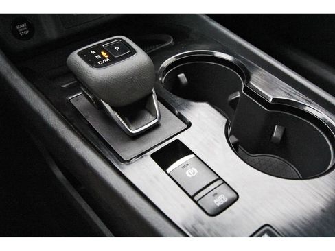 Used 2024 Nissan Rogue SV w/ SV Premium Package FWD image 24