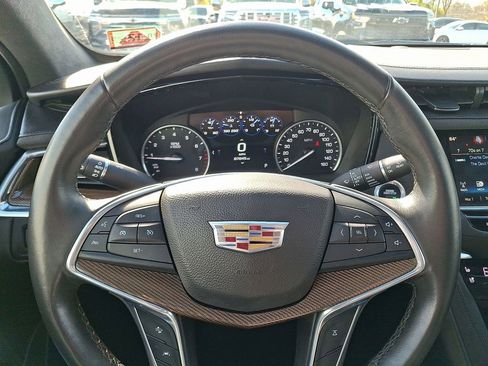 Used 2017 Cadillac XT5 Platinum w/ Driver Assist Package image 19