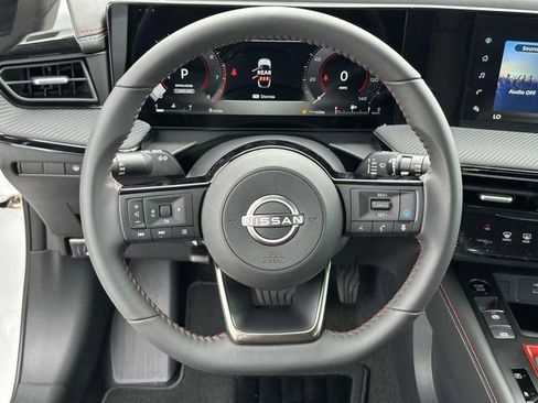 New 2025 Nissan Kicks SR image 18