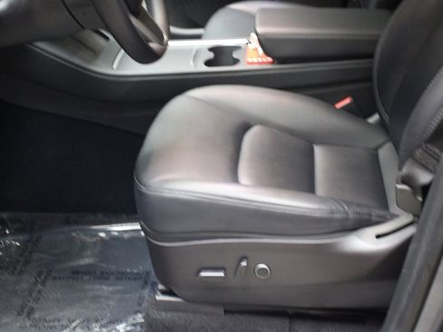 Used 2023 Tesla Model Y Long Range image 19