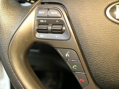 Used 2018 Kia Forte LX w/ LX Popular Package image 19