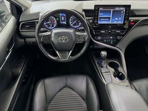 Used 2023 Toyota Camry SE w/ Cold Weather Package image 17