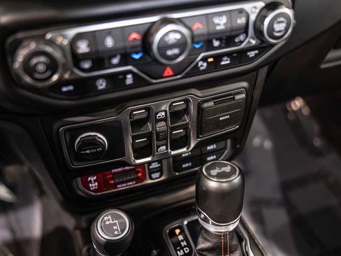 Used 2023 Jeep Wrangler Unlimited Rubicon w/ Dual Top Group image 27