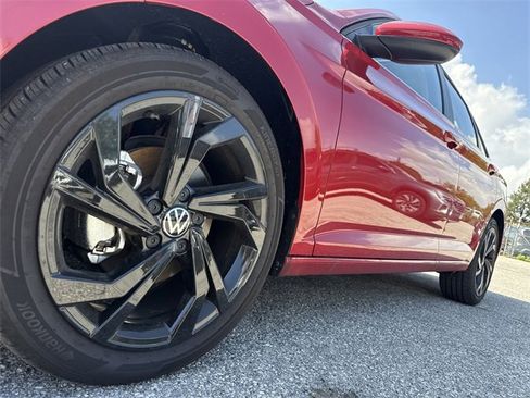 Used 2025 Volkswagen Jetta SE w/ Sunroof Package image 10