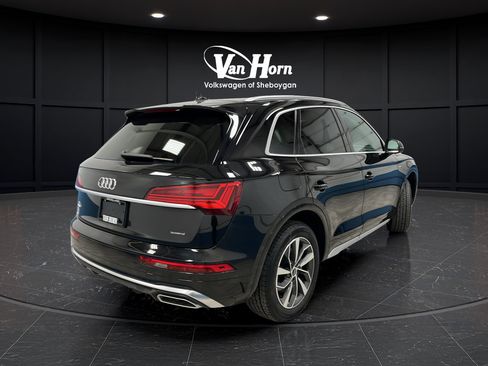 Used 2023 Audi Q5 2.0T Premium w/ Convenience Package AWD/4WD image 3