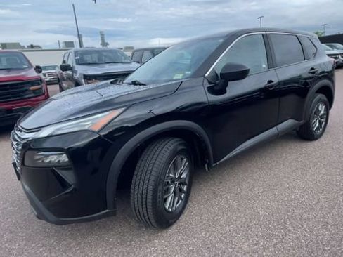 Used 2024 Nissan Rogue S AWD/4WD image 6