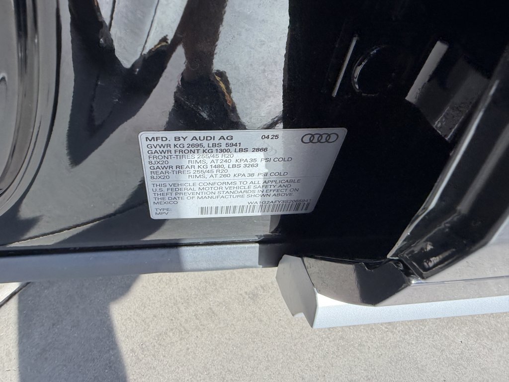 Used 2025 Audi Q5 e Premium AWD/4WD image 43