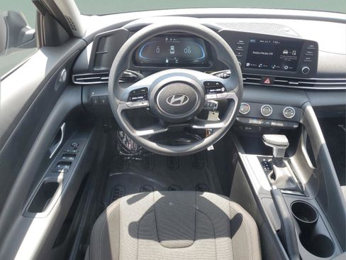 New 2026 Hyundai Elantra SE image 10