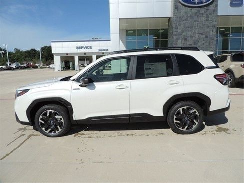 Certified 2025 Subaru Forester Premium image 8