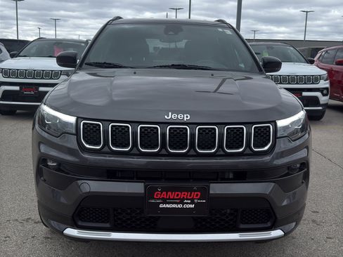 Used 2023 Jeep Compass Limited w/ Elite Group AWD/4WD image 3
