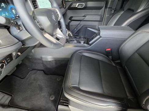 Used 2026 Ford Bronco Badlands AWD/4WD image 6