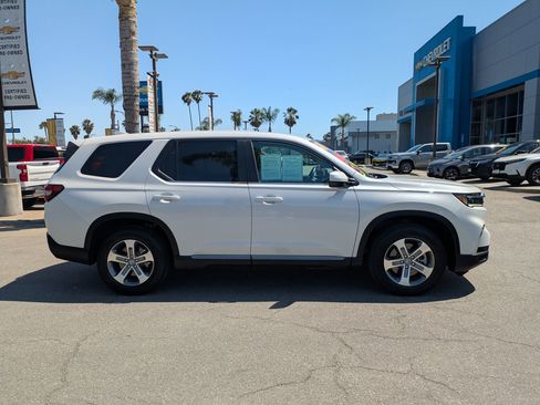 Used 2024 Honda Pilot EX-L image 4