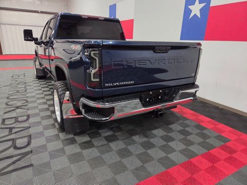 Used 2022 Chevrolet Silverado 2500 LT w/ Convenience Package AWD/4WD image 13