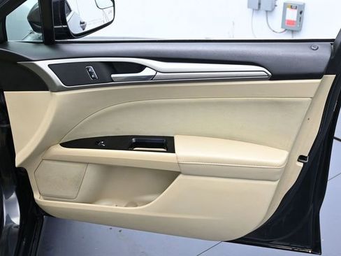 Used 2013 Ford Fusion SE image 29