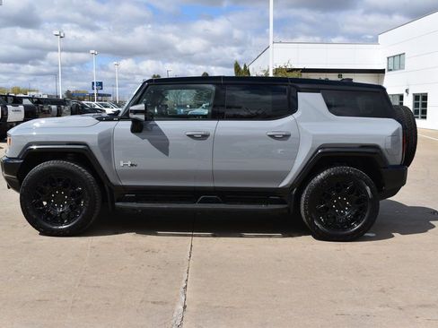 New 2025 GMC Hummer EV 2X w/ LPO, Illumination Package image 4