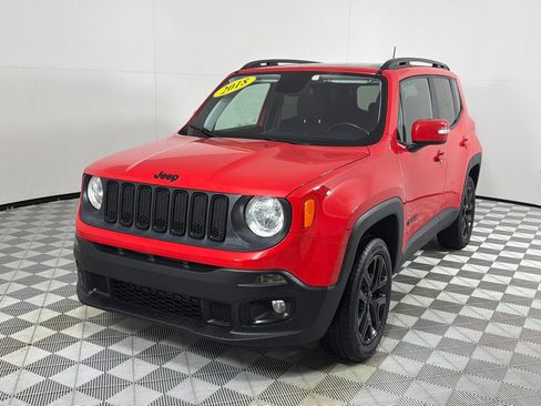 Used 2018 Jeep Renegade Altitude w/ UConnect 8.4 Nav Group AWD/4WD image 10