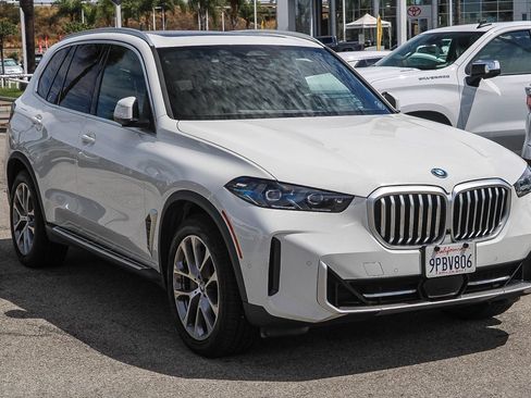 Used 2025 BMW X5 xDrive50e w/ Climate Comfort Package AWD/4WD image 3