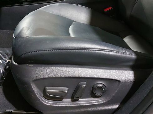 Used 2020 Toyota Prius XLE w/ Advanced Technology Package FWD image 29