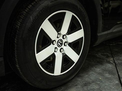 Used 2024 Honda Prologue EX image 3