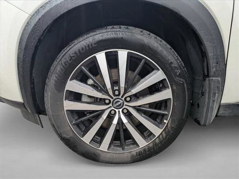 Used 2024 Nissan Pathfinder Platinum AWD/4WD image 18