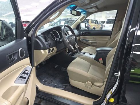 Used 2013 Toyota Tacoma 4x4 Double Cab w/ SR5 Pkg image 11
