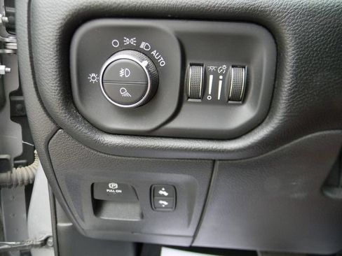 Used 2020 RAM 1500 Laramie w/ Sport Appearance Package AWD/4WD image 17