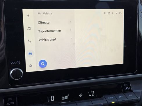 Used 2025 Toyota Camry SE w/ Convenience Package image 11