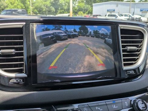 Used 2023 Chrysler Pacifica Touring-L FWD image 23