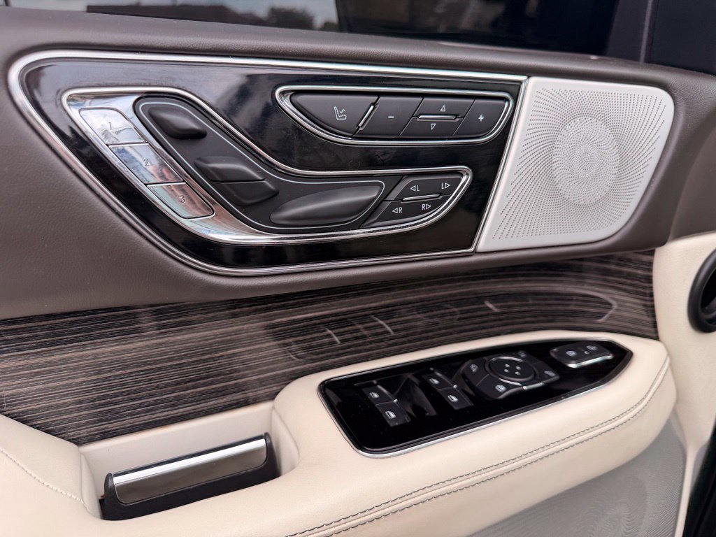Used 2021 Lincoln Navigator L Black Label AWD/4WD image 38