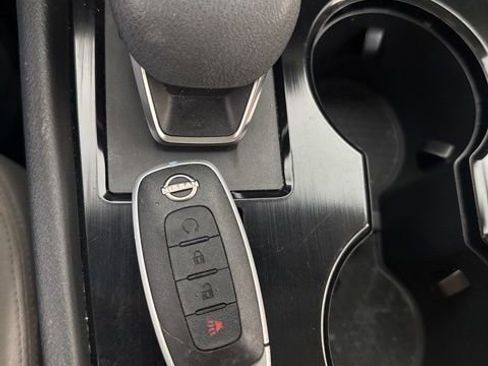 Certified 2023 Nissan Rogue SV FWD image 12