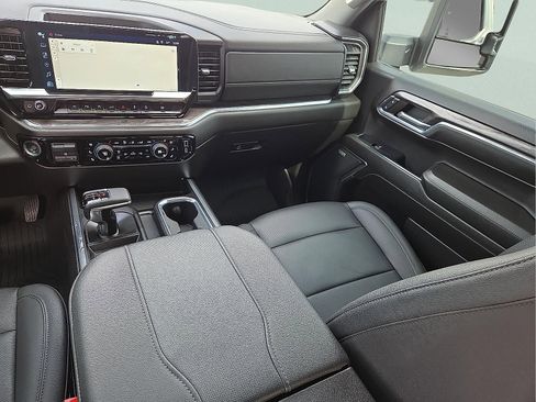 Certified 2024 Chevrolet Silverado 1500 LTZ AWD/4WD image 10