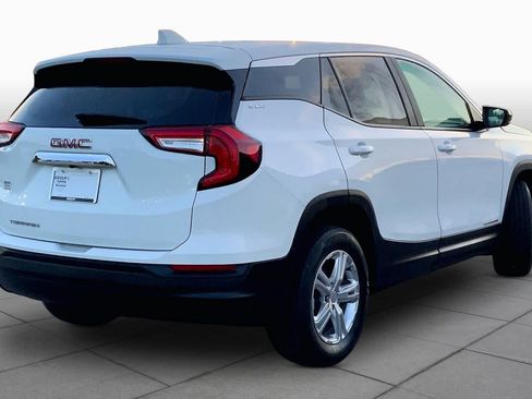 Used 2024 GMC Terrain SLE AWD/4WD image 12