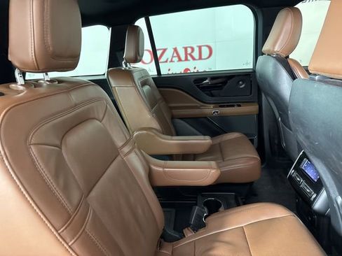 Certified 2023 Lincoln Aviator Reserve w/ Equipment Group 201A image 18